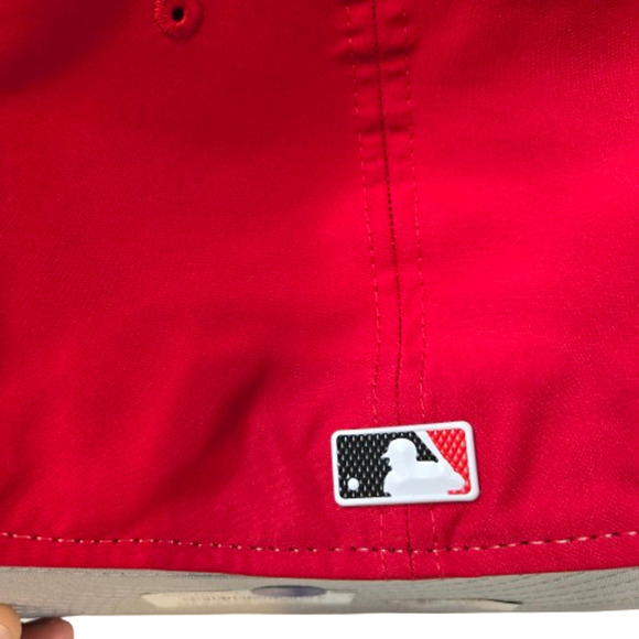 New Era 59Fifty Cincinnati Reds 2018 On-Field Prolight Training Fitted Hat 7 5/8 - Picture 4 of 4